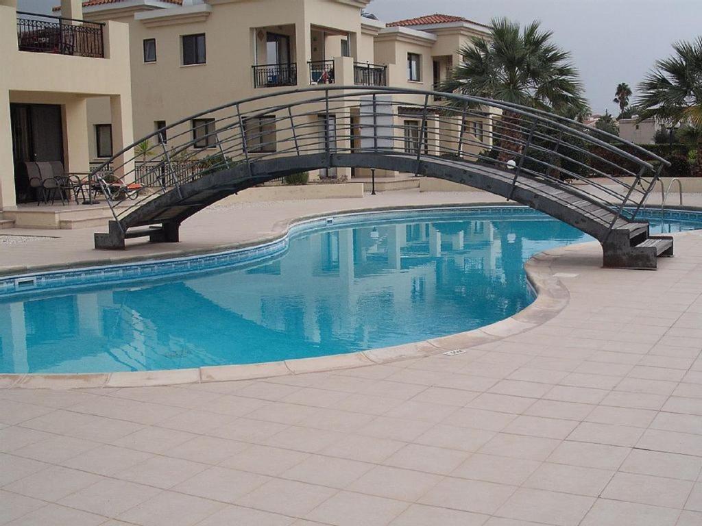 Beautiful 2-Bedroom Apartment - Great Location Paphos Eksteriør bilde